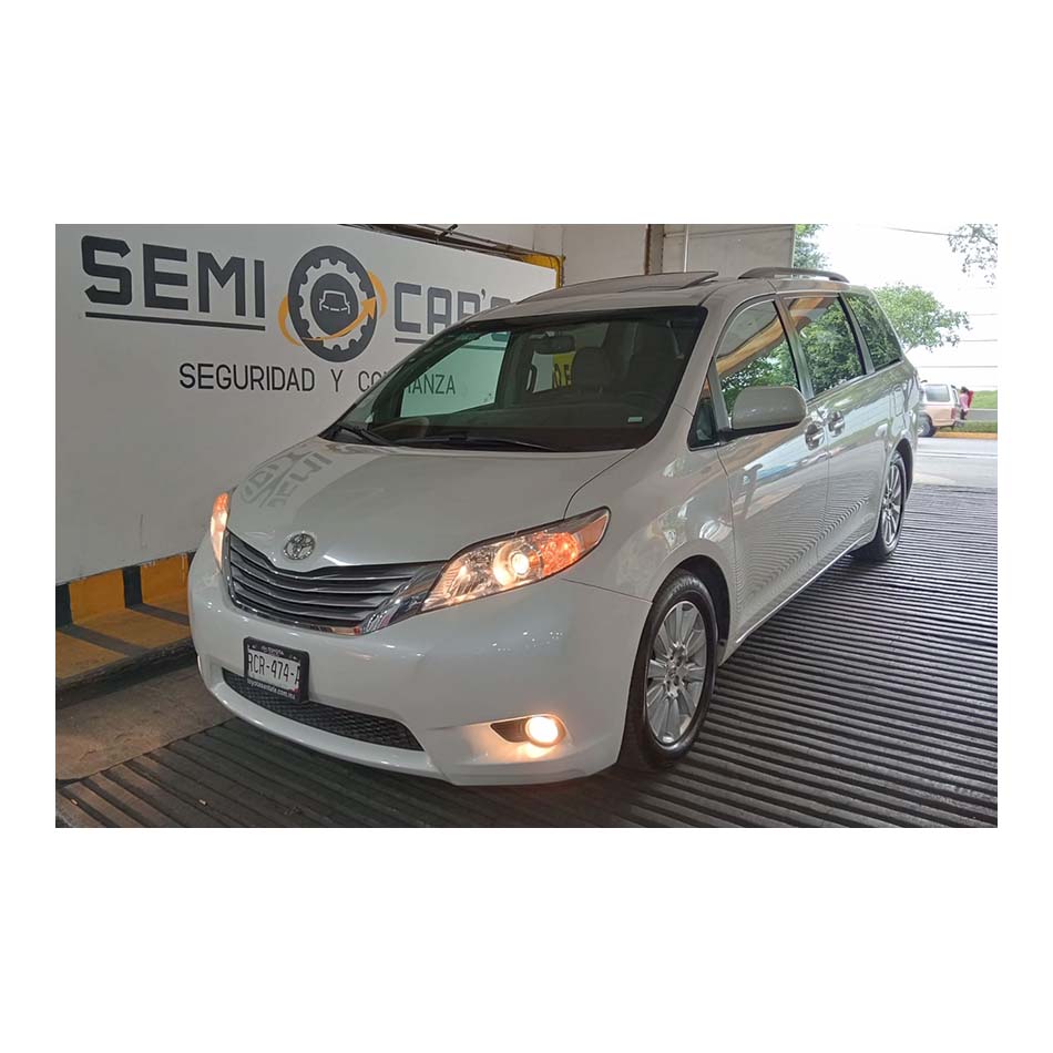 TOYOTA SIENNA XLE PIEL AUT