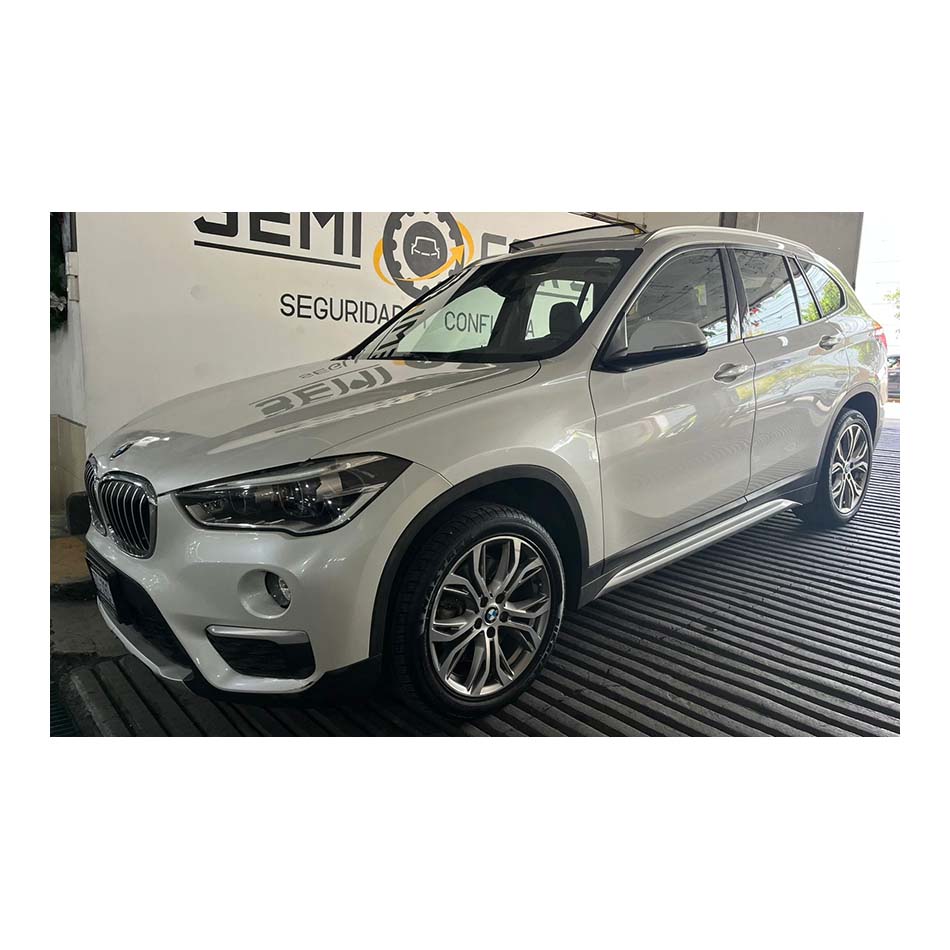 BMW X1 20i XLINE AUT